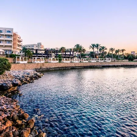 Vuni Palace Luxury & Beach & Casino *