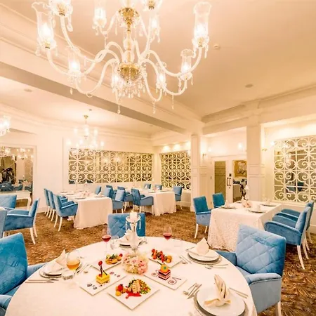 Otel Vuni Palace Luxury & Beach & Casino *