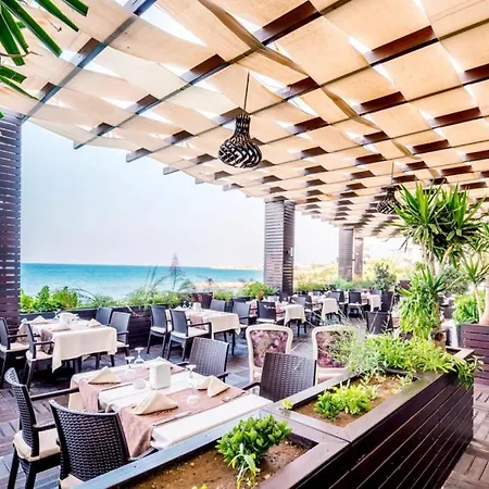 Otel Vuni Palace Luxury & Beach & Casino Girne