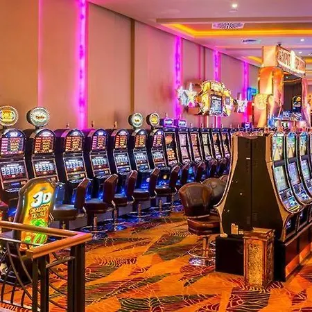 Vuni Palace Luxury & Beach & Casino Otel Girne